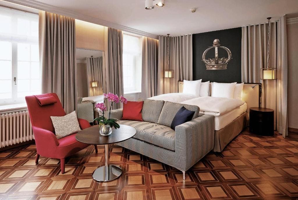 One-Bedroom Apartment room - Image 1