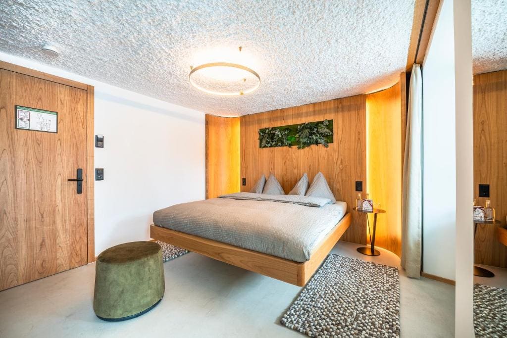 Double Room with Mountain View room - Image 3