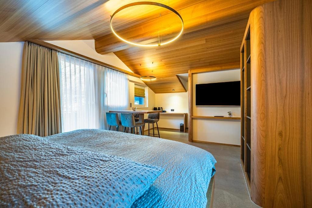 Junior Suite with Balcony room - Image 1