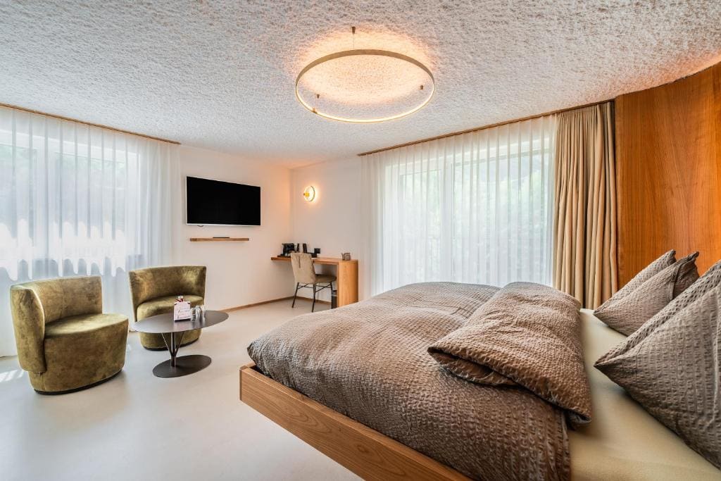 Junior Suite with Mountain View room - Image 1
