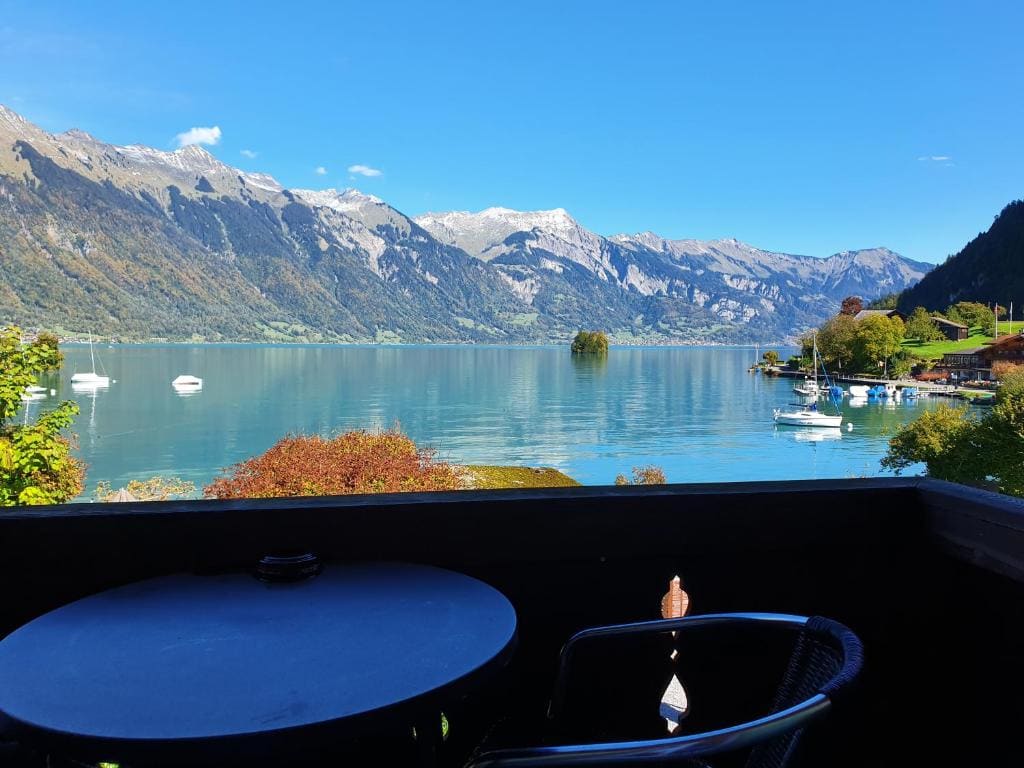 Double Room with Shared Bathroom and Lake View room - Image 1
