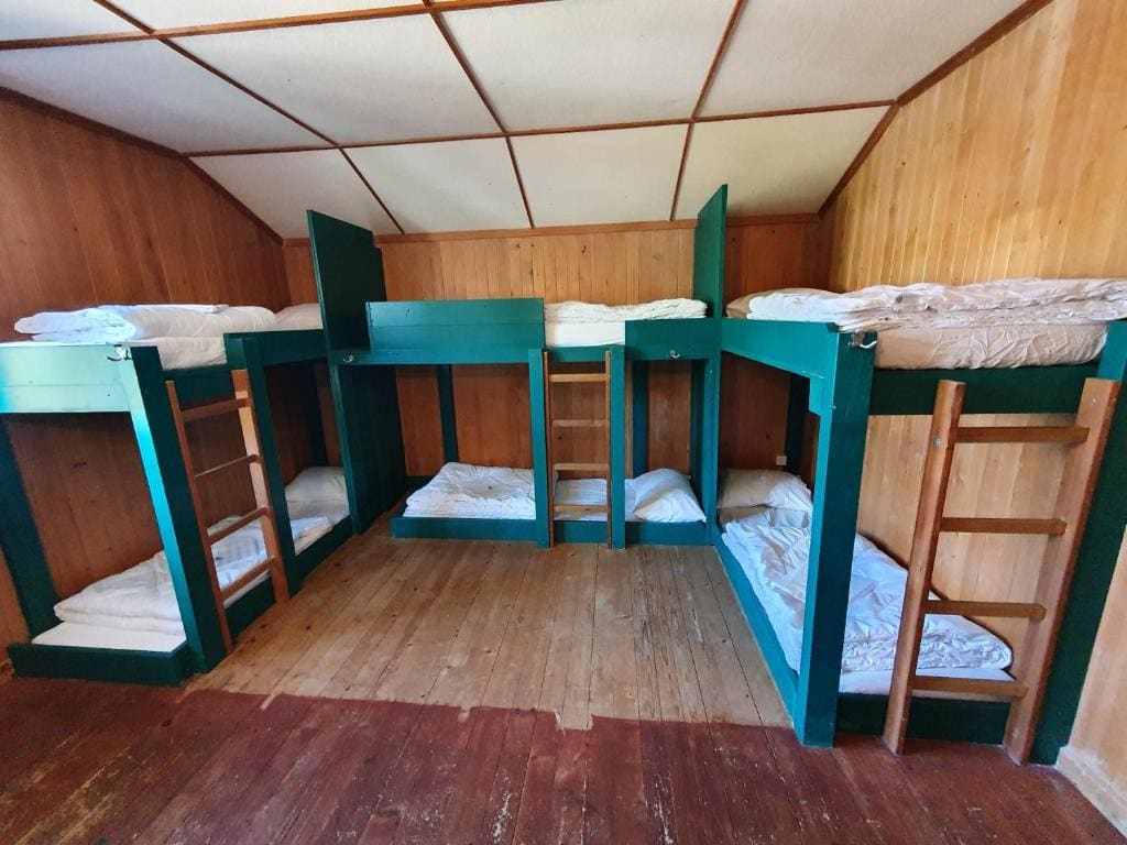 Family Room with Shared Bathroom and Lake View room - Image 2