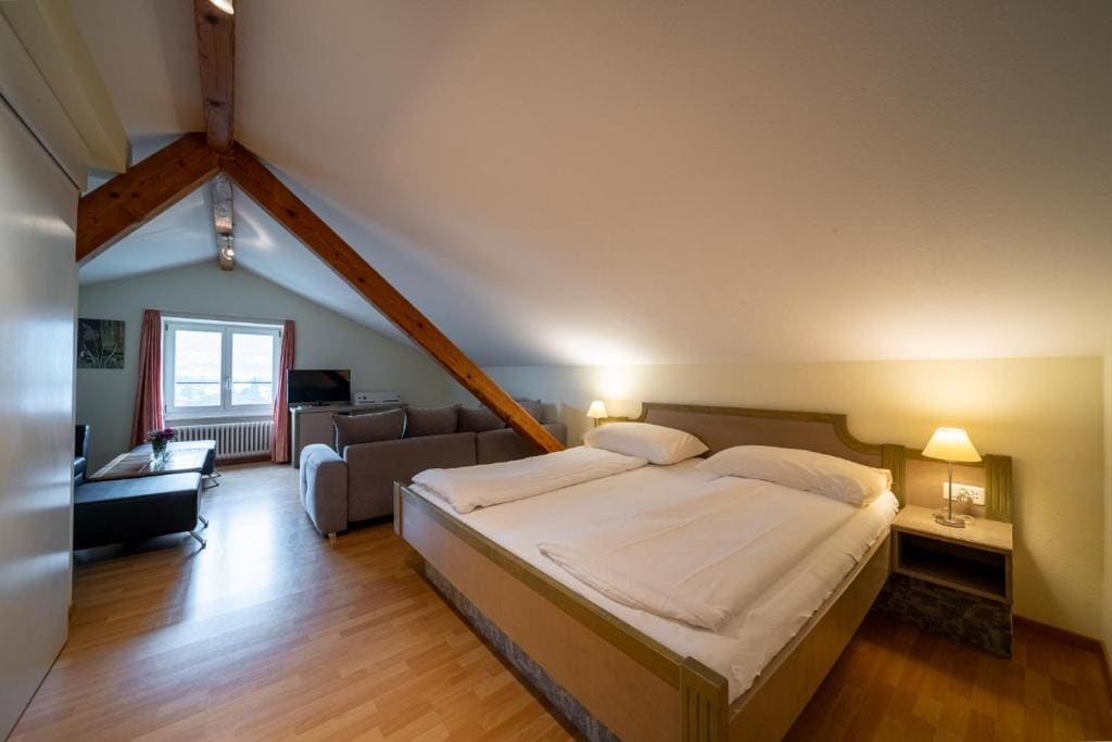 Comfort Family Room-Villa Giuliano room - Image 1