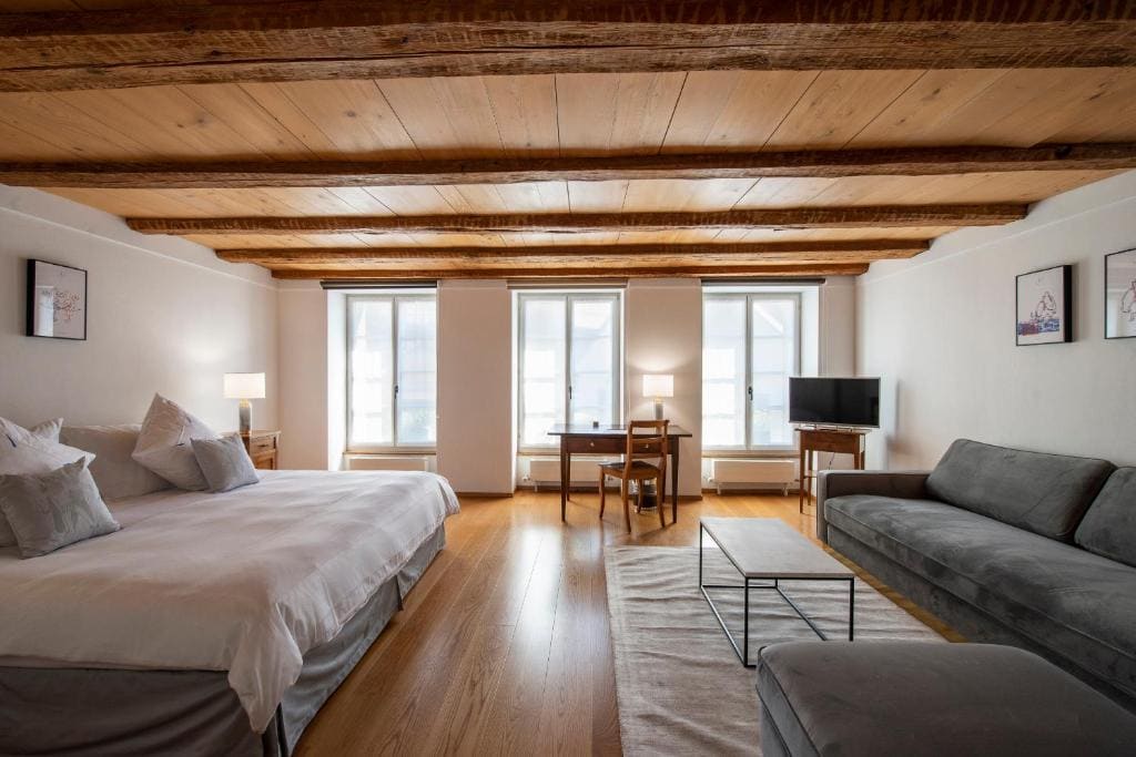Deluxe Room room - Image 2