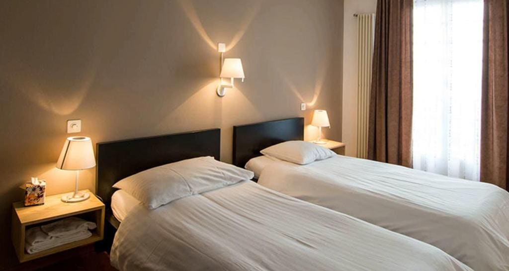 Standard Twin Room room - Image 2