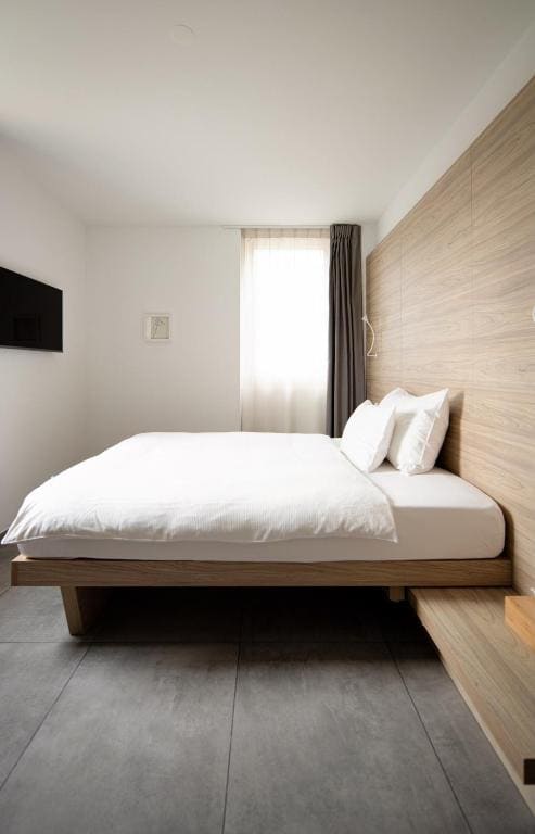 Double or Twin Room with Shower room - Image 2