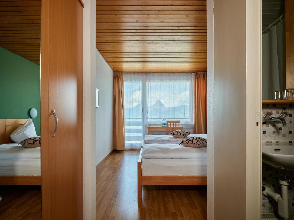 Double Room with Balcony and Mountain View room - Image 3