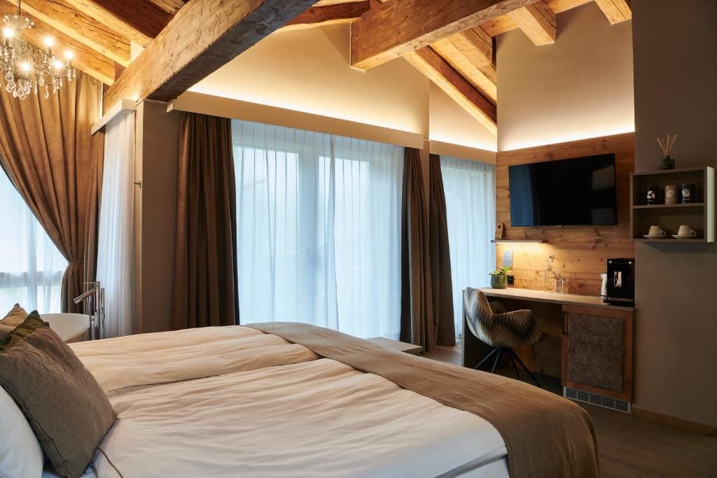 Spa Double Room with Matterhorn View room - Image 2