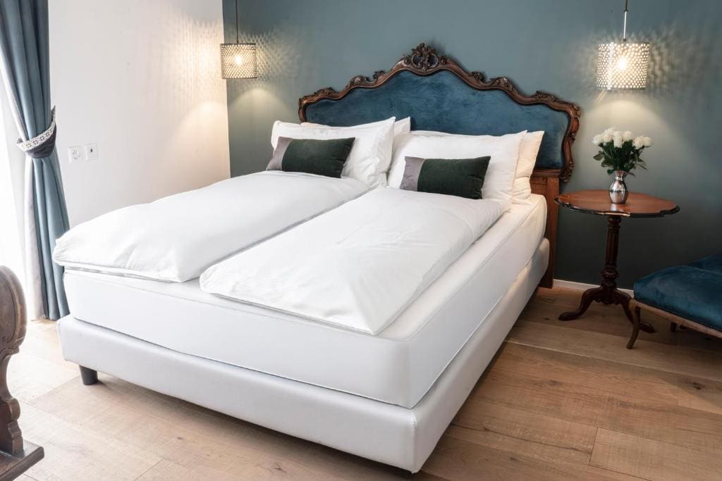 Junior Suite with Balcony room - Image 3