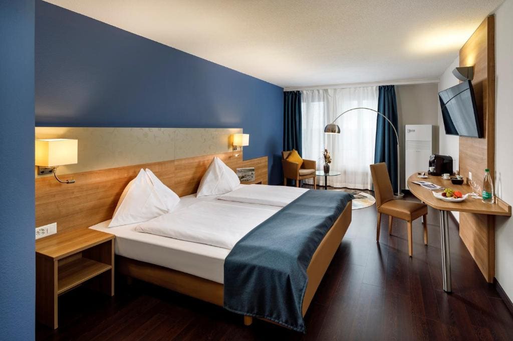 Double Room courtyard room - Image 2