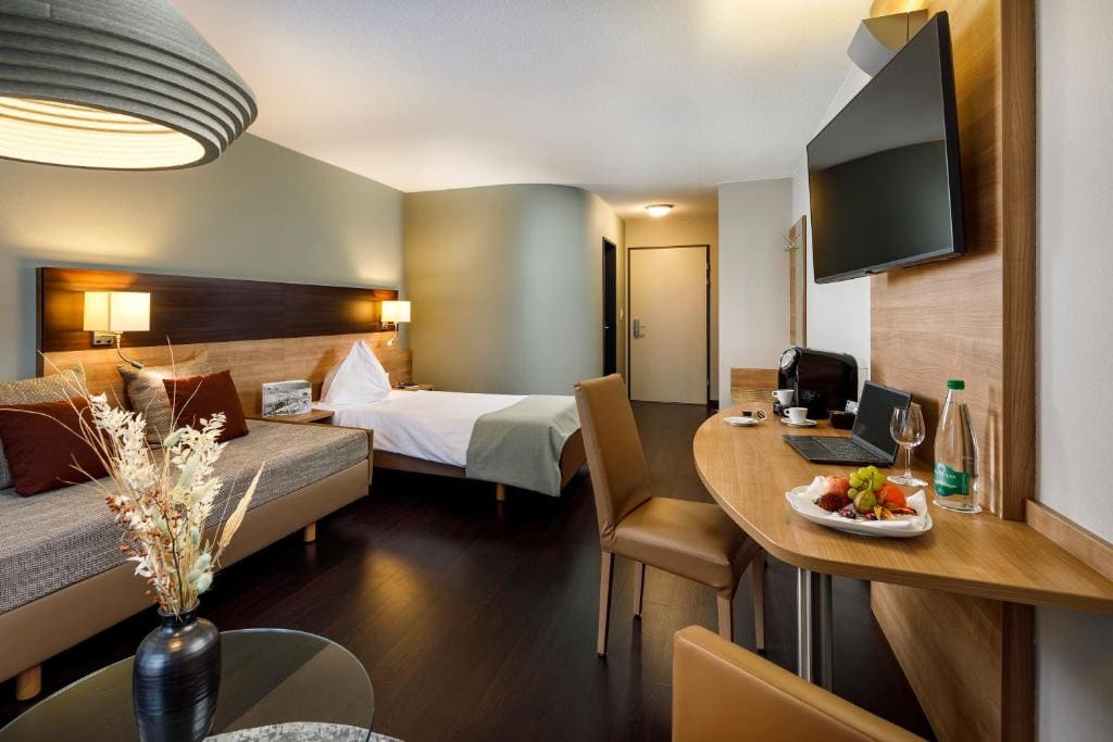 Double Room courtyard room - Image 3