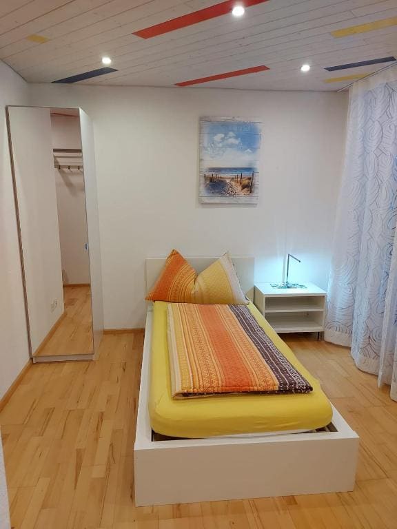 Single Room with Balcony room - Image 3