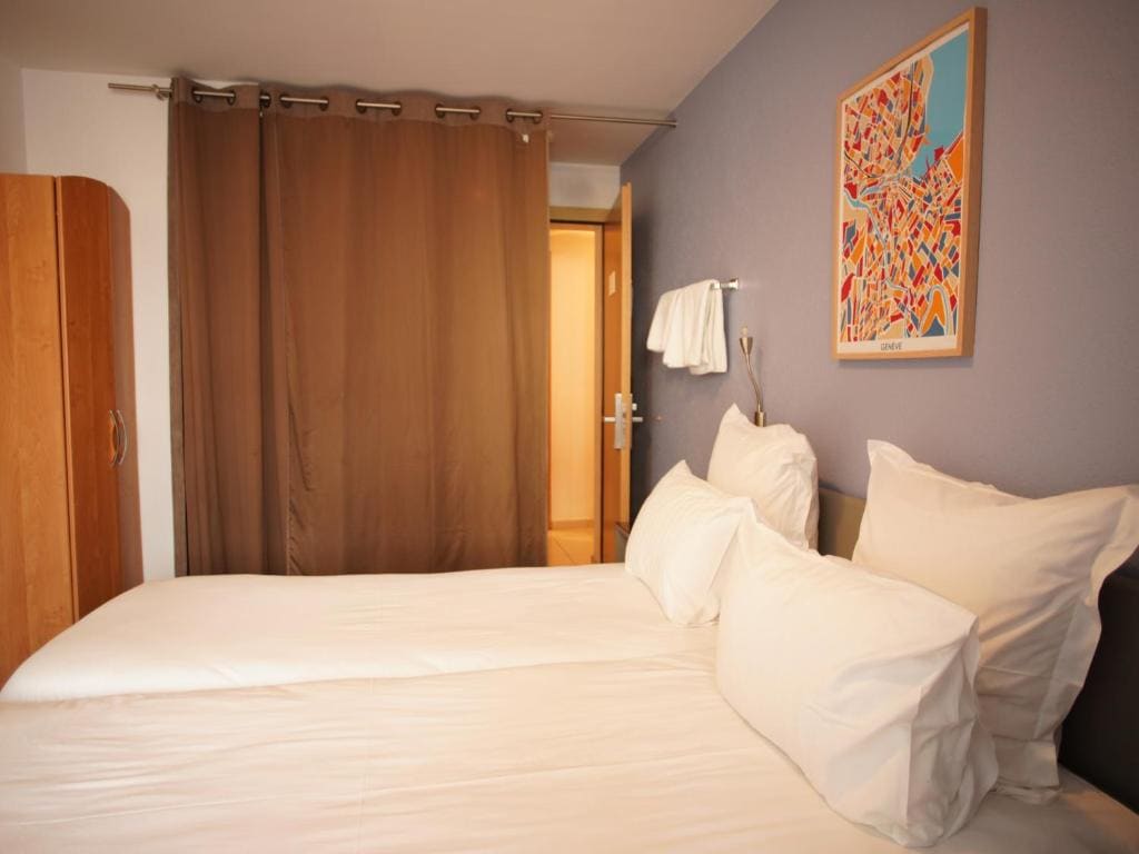 Standard Double or Twin Room room - Image 2