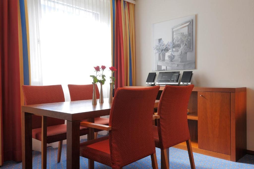 Junior Suite with Balcony room - Image 3