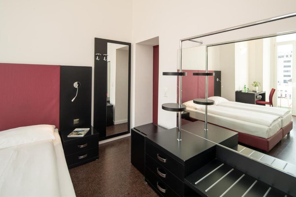 Comfort Double or Twin Room room - Image 3