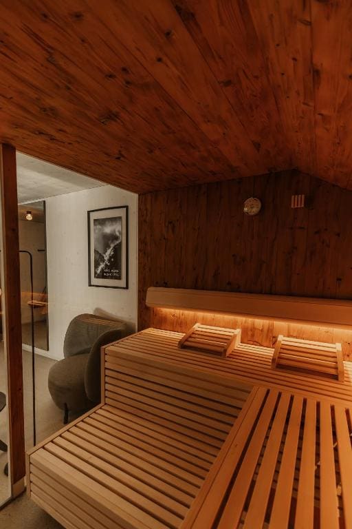Deluxe Suite room - Image 3