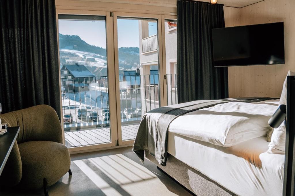 Junior Suite with Mountain View room - Image 2