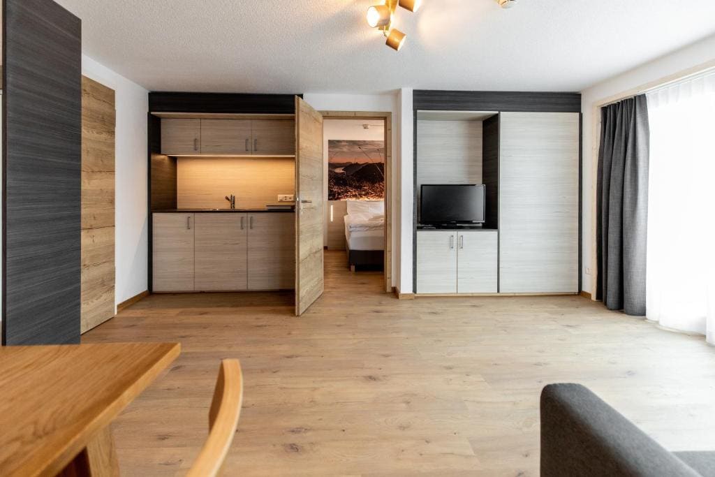 Suite with City View room - Image 2