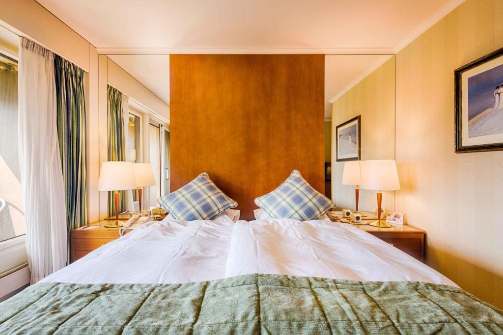 Standard Double Room with Balcony - Park and Lake Side room - Image 1