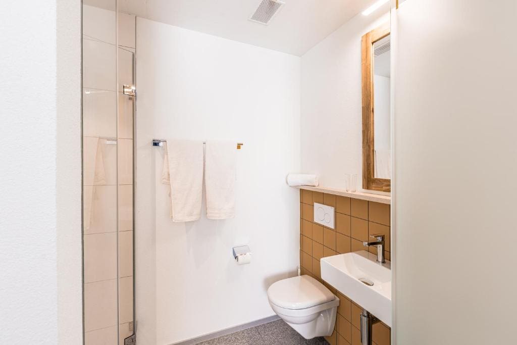 Double Room with Private Bathroom room - Image 3