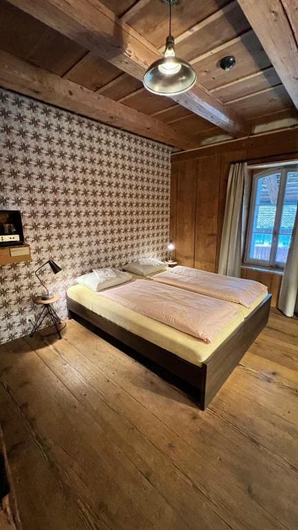 Double Room with Private Bathroom incl. Museum Access room - Image 2