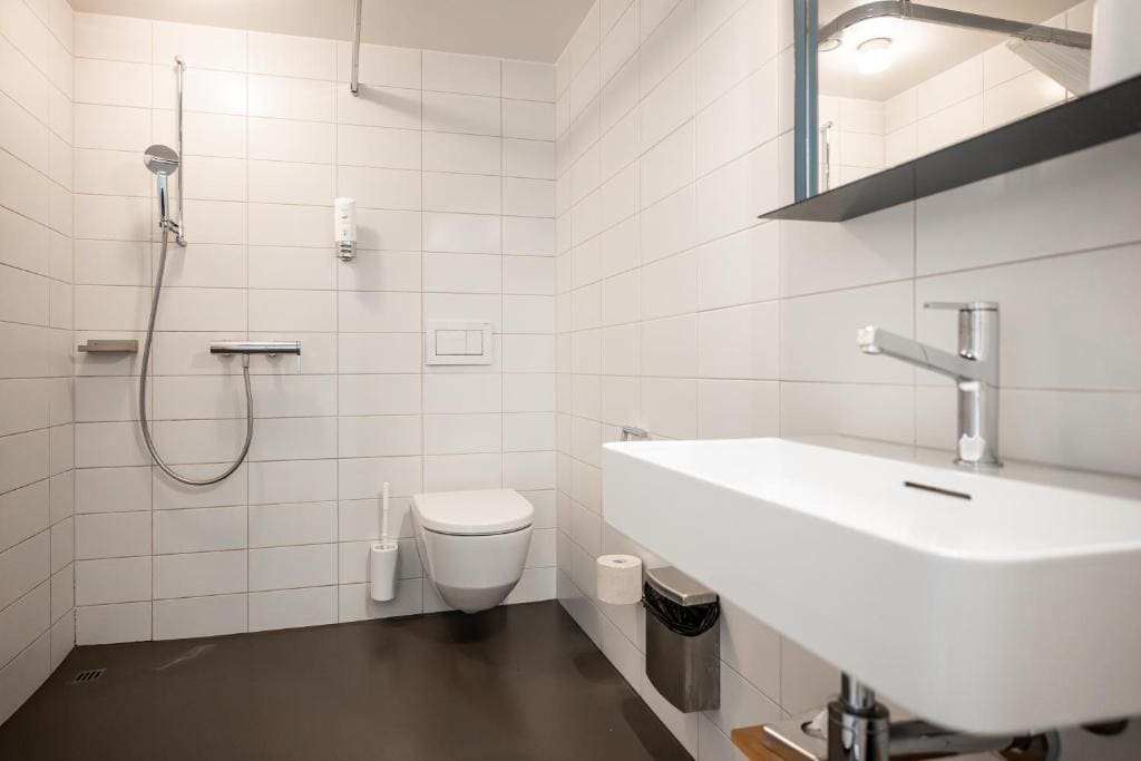 Double Room with Private Bathroom incl. Museum Access room - Image 1