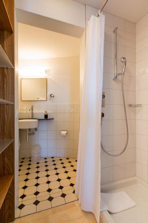 Double Room with Private External Bathroom room - Image 2