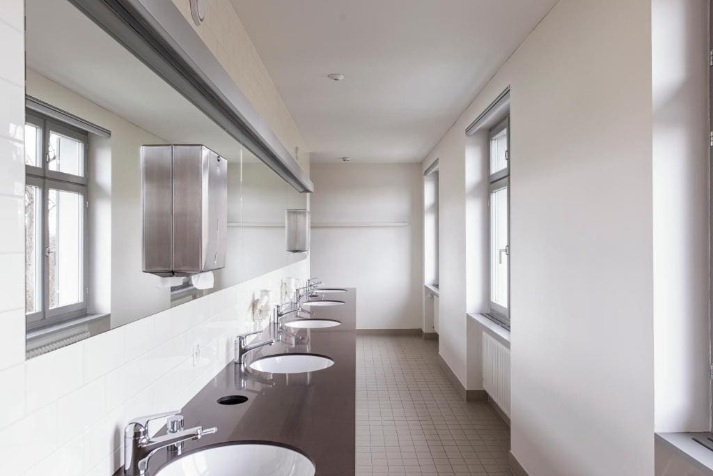 Quadruple Room with Shared Bathroom room - Image 2