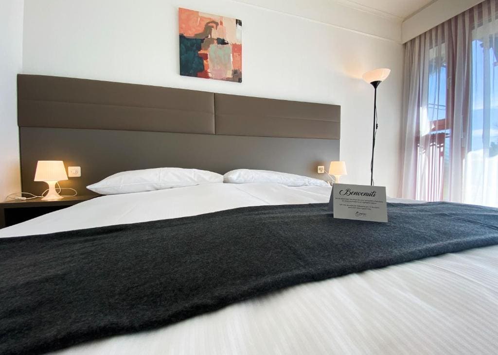Deluxe Double Room room - Image 2