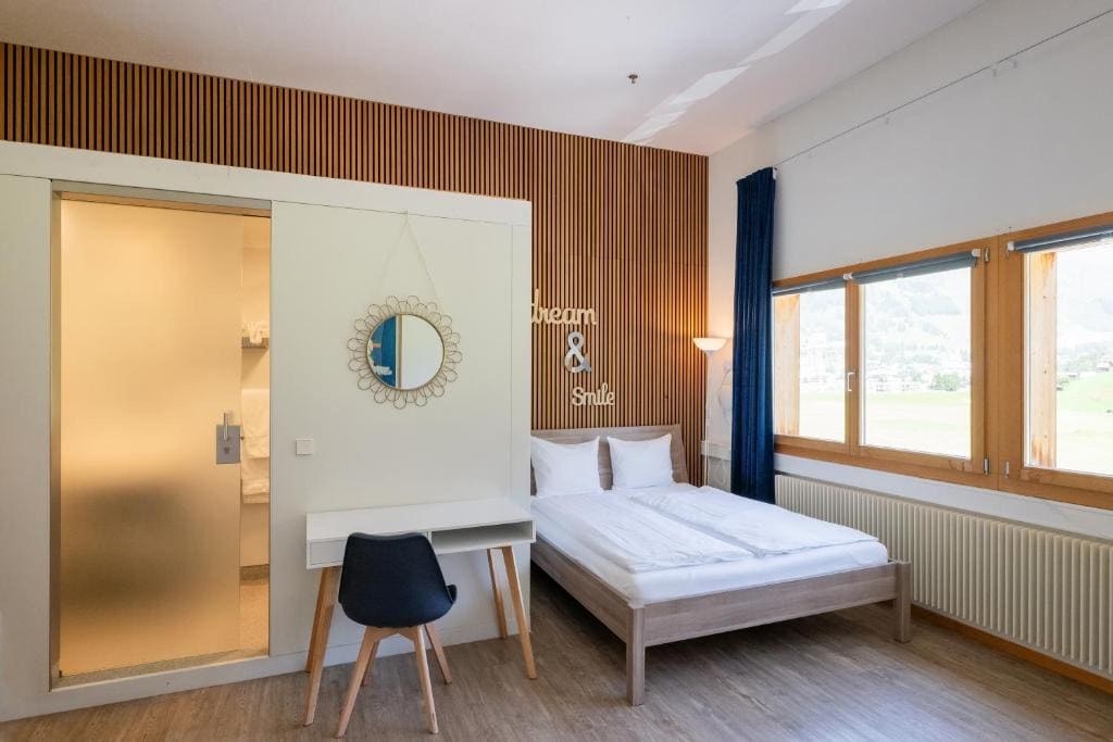 Queen Studio room - Image 2
