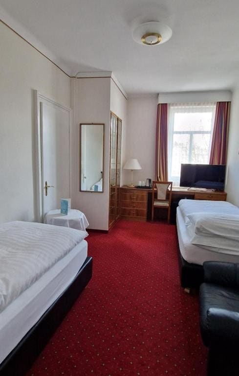 Quadruple Room room - Image 1