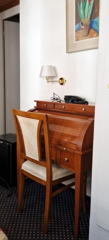 Small Double Room room - Image 1