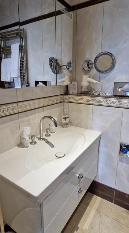 Superior Double Room room - Image 3