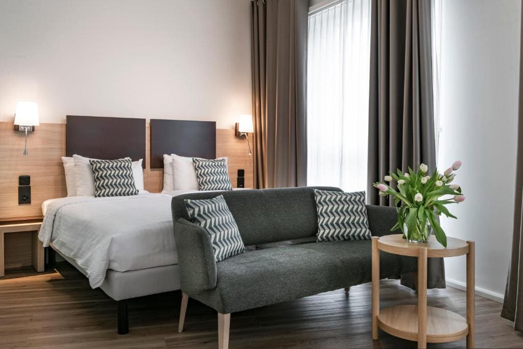 Superior Twin Room room - Image 3