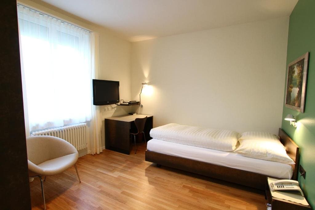 Superior Single Room room - Image 1