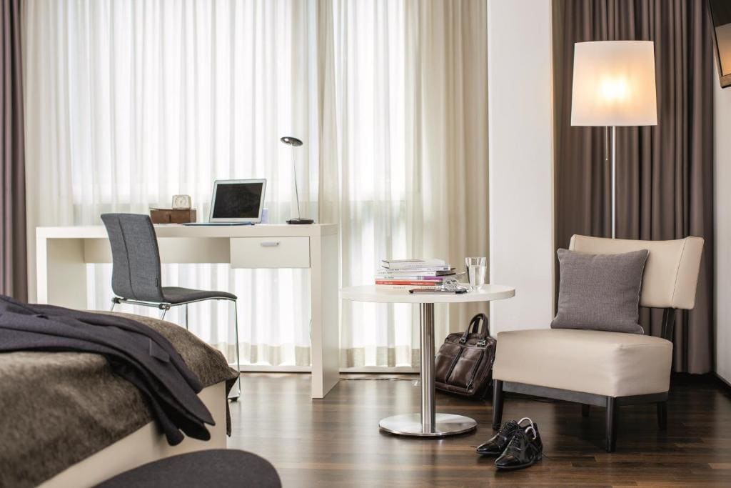Comfort Double Room (180cm bed width) room - Image 2