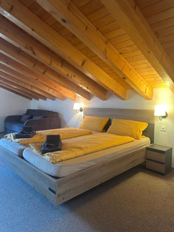 Family Room with Balcony room - Image 2