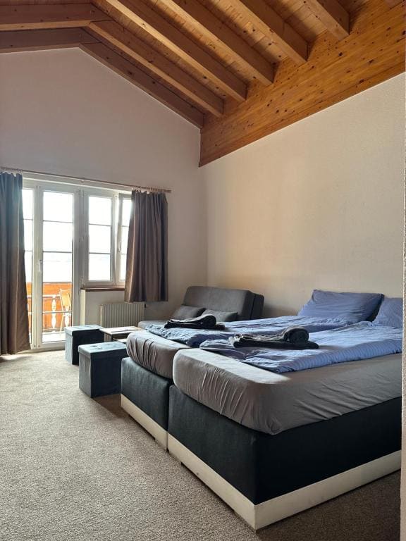Family Room with Mountain View room - Image 2