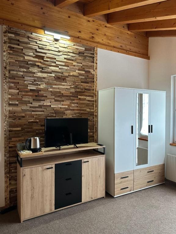 Family Room with Mountain View room - Image 1