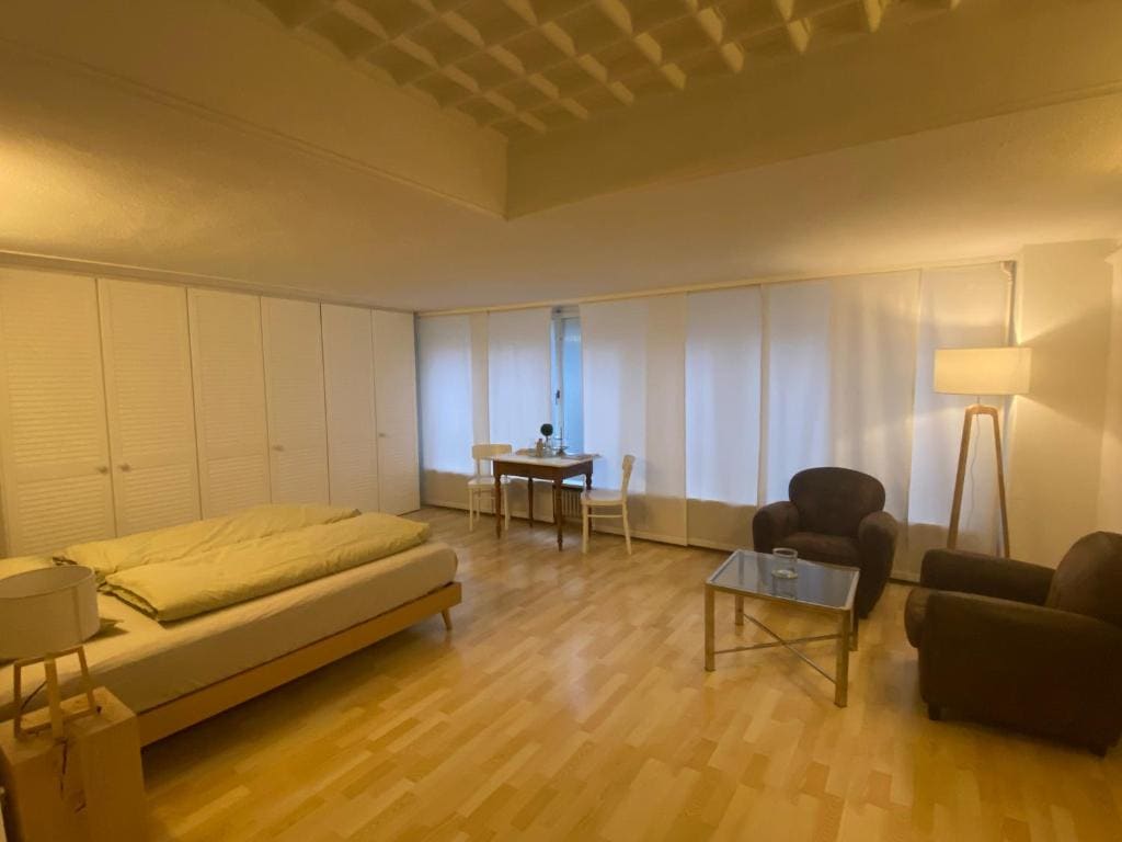 Double Room with Shared Bathroom room - Image 3