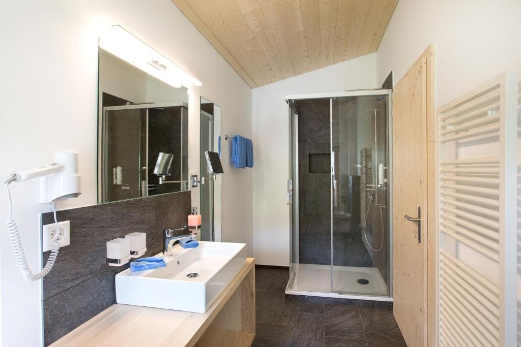 Suite room - Image 3
