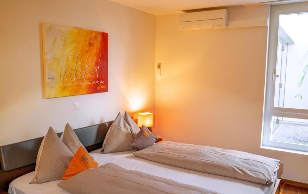 Apartment room - Image 1