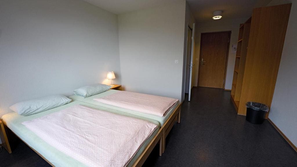 Single Room with Bathroom room - Image 1