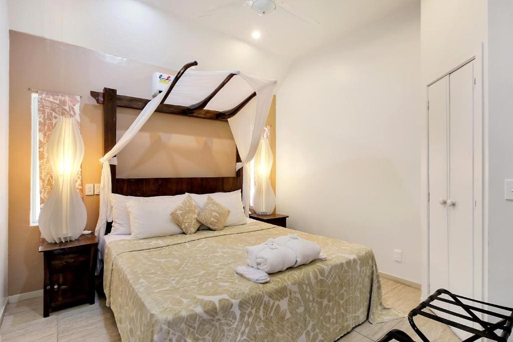 Two-Bedroom Beachfront Villa room - Image 2