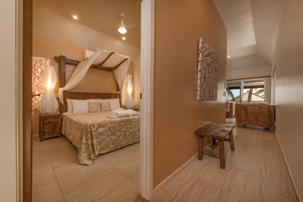 Two-Bedroom Beachfront Villa room - Image 3