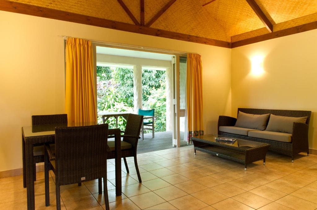 Superior Bungalow with Garden View room - Image 3