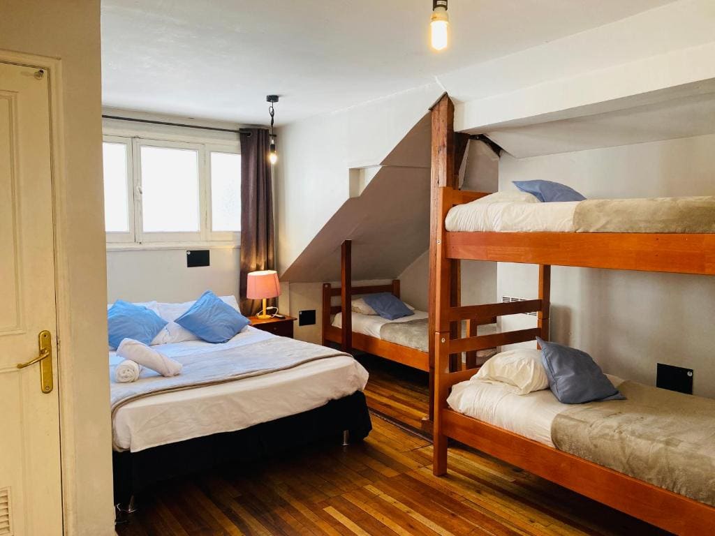 Family Room room - Image 3