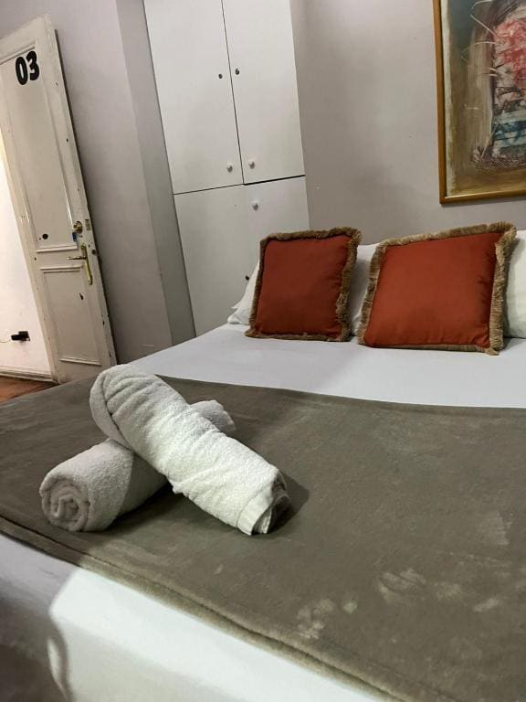 Triple Room with Private Bathroom room - Image 3