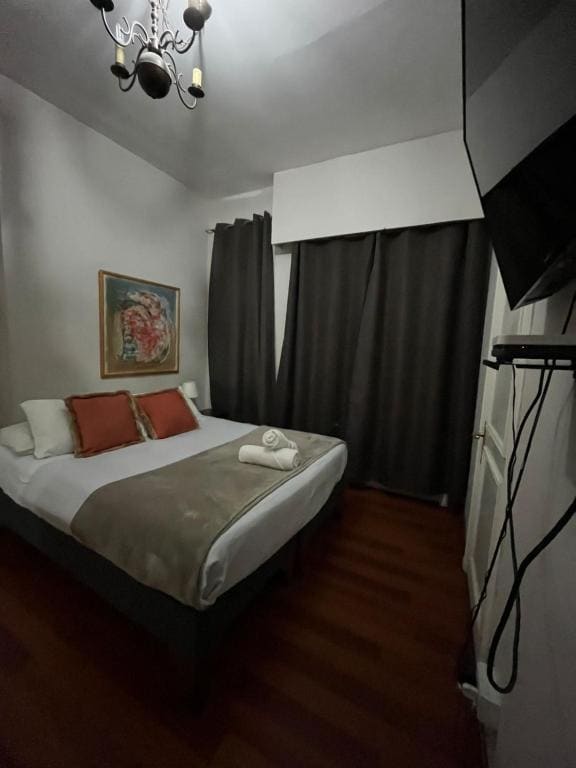 Triple Room with Private Bathroom room - Image 2