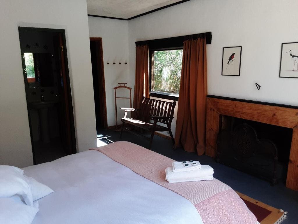 Double Room with Pool View room - Image 3